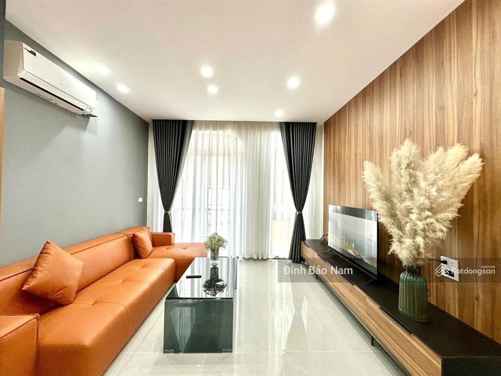 Trung tâm long biên 39m 6t thang máy ô tô vào nhà nhà đẹp sẵn ở luôn sổ vuông gần phố