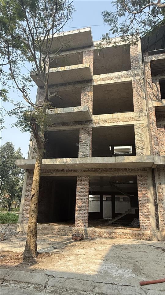 Chính chủ gửi bán gấp, cạnh trường đại học, liền kề thô 160m2 sổ đỏ sang tên, vừa ở và kinh doanh
