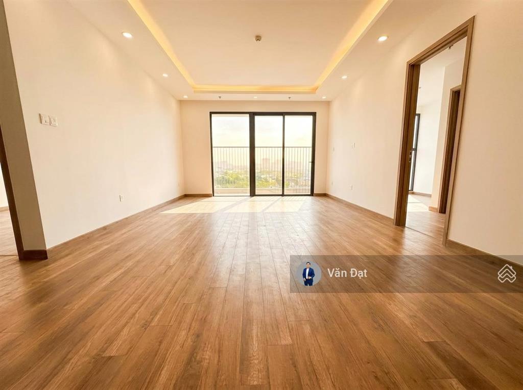 Căn 3 ngủ vip 138m2 giá không tưởng ban công đông nam nhà mới đã có sổ đỏ xem nhà 24/24
