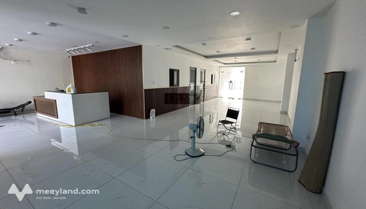 Văn phòng tầng trệt cho thuê 230m2 giá thuê 25triệu/th tại đường Vườn Lài
