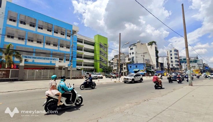 Bán gấp nhà Cách Mạng Tháng Tám, Hòa Hưng, chỉ 5,8 tỷ