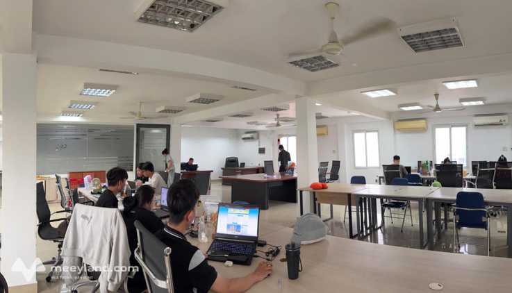 Cho thuê văn phòng nguyên tầng không gian rộng, phù hợp doanh nghiệp