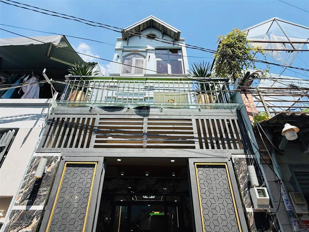 Nợ ngân hàng xã lỗ nhà 4mx18m hẻm 5m phạm văn bạch