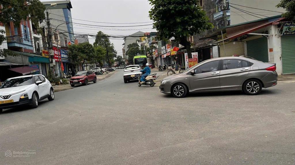 Nhỉnh 5 tỷ lô góc kinh doanh ngay mặt phố tiền phong mê linh, vị trí đắc địa