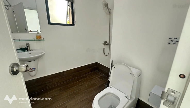 Officetel cơ bản 62m2 cần cho thuê ở The Sun Avenue, Q2