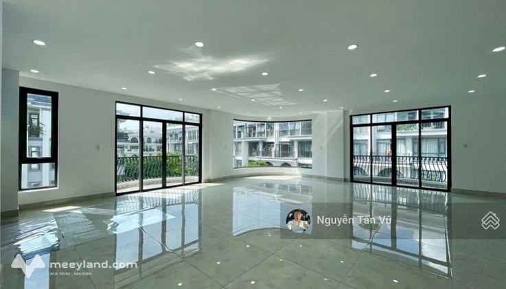 Cho thuê tòa nhà, căn góc 2 mặt tiền 1200m2 giá 150 triệu/tháng tại Vạn Phúc City