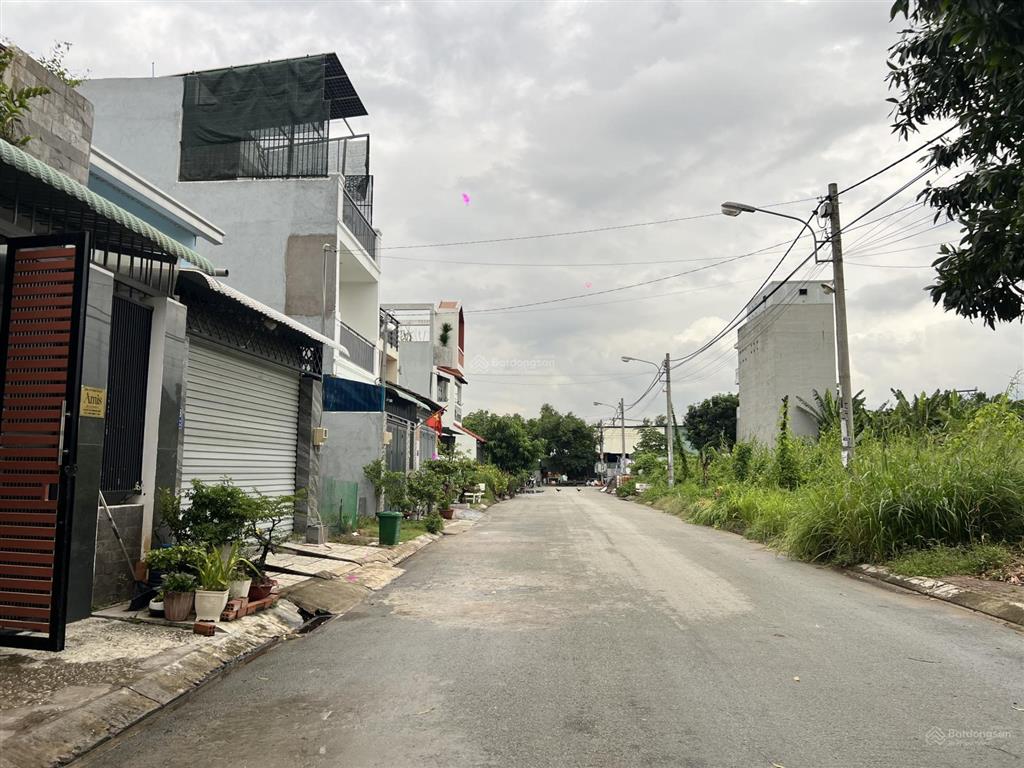 Bán 63m2 ngang 4,3m trục 10m hẻm 200 bưng ông thoàn, phú hữu, quận 9 giá 4,7 tỷ