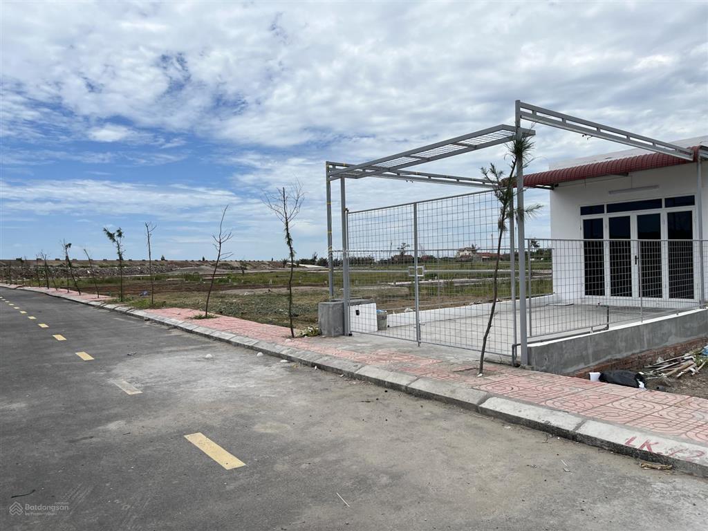 Bán gấp 95m2 đất mặt biển hải xuân ninh bình, trục chính lõi kkt ninh cơ chỉ 1.35 tỷ. 0783 681 ***
