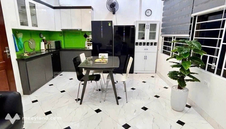 Tô Vĩnh Diện, 33m², mặt tiền 5,5m, 13,2 tỷ, lô góc kinh doanh tốt, ngõ to ô tô tránh