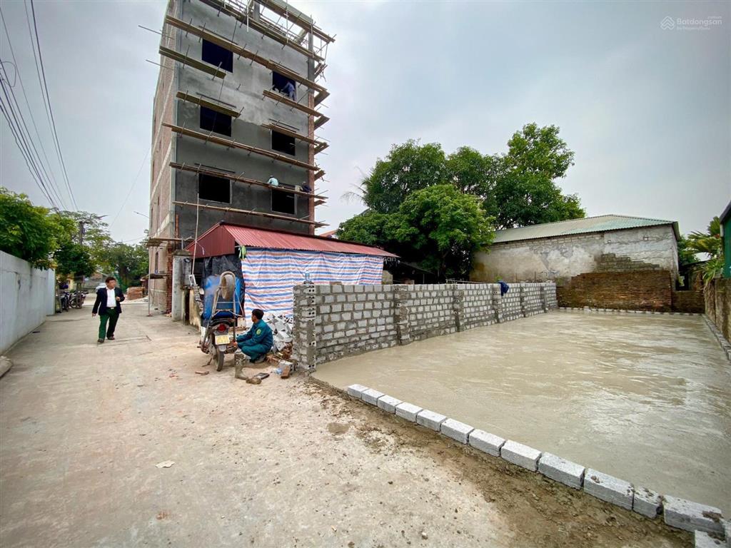 Cần bán hoa hậu thổ cư 70,2m2 giáp đại học bách khoa và sân vận động pvf