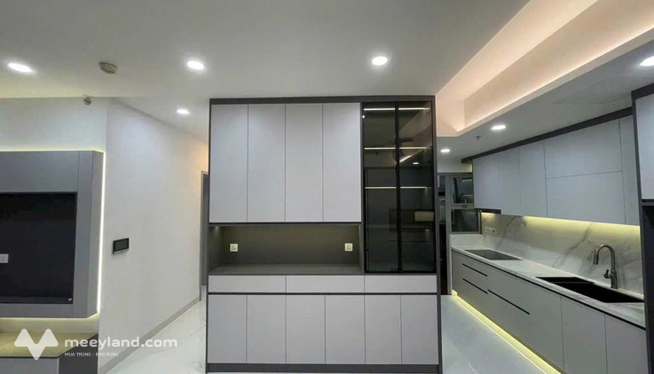 Cần bán căn hộ góc chung cư 105m², gần ga Metro và đường Hoàng Quốc Việt tương lai