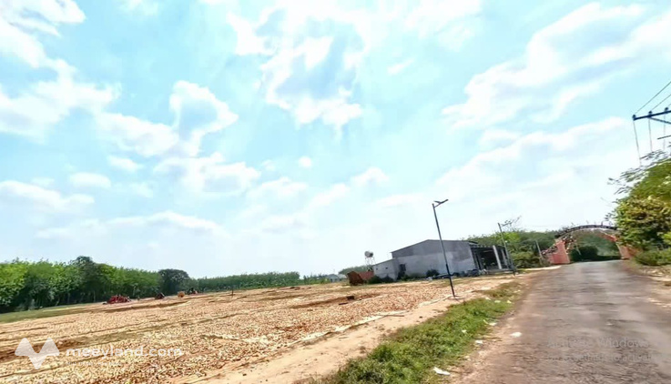 Bán gấp lô đất thổ cư, đường nhựa, diện tích 400m2, giá 2 tỷ 250 triệu