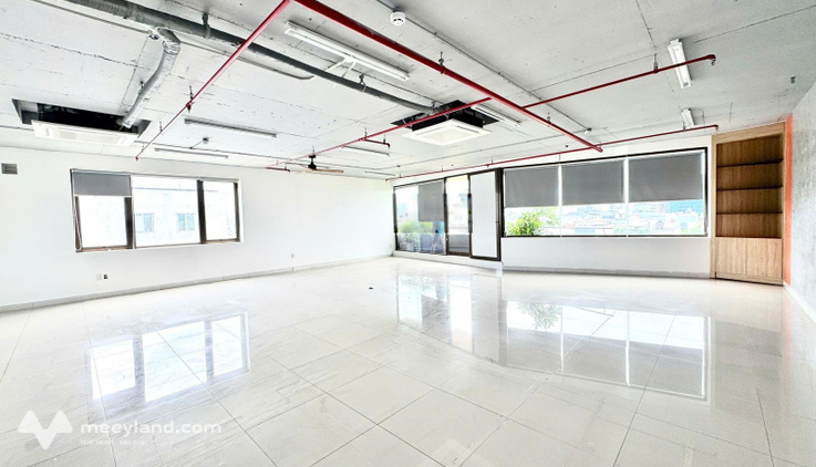 Cho thuê văn phòng 100 m² tuyến đường lớn - chỉ 26 tr/tháng. Property Danang