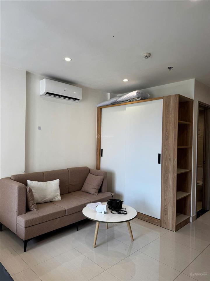 Bán cc studio tại vinhomes ocean park gia lâm, 2,4 tỷ bao phí, đông nam, siêu chất!