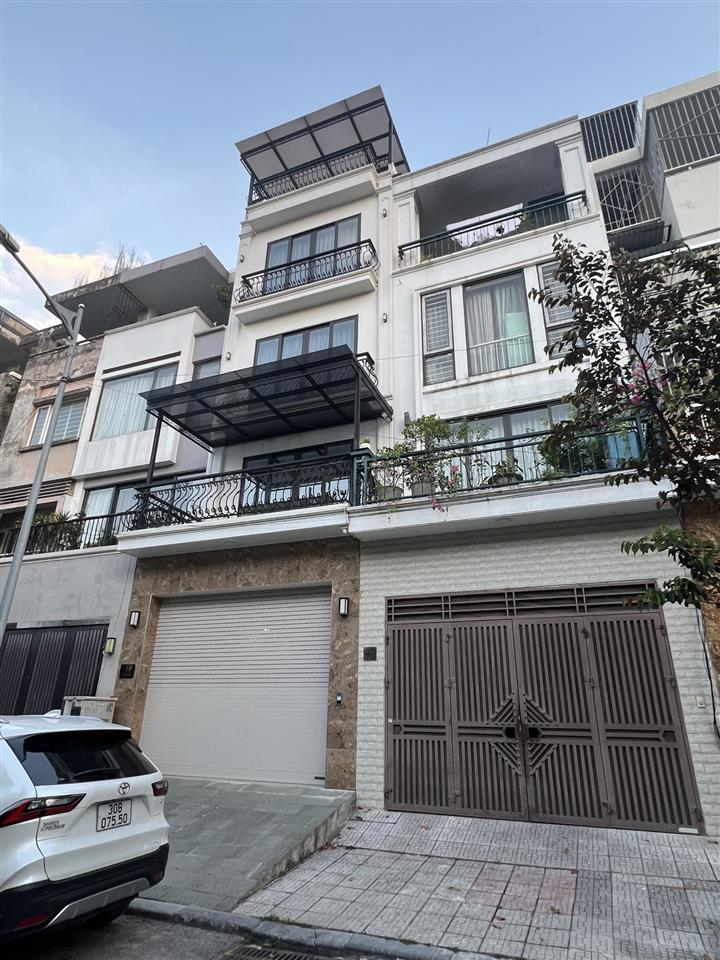 Giảm 2 tỷ! chủ cần bán liền kề văn phú hà đông, dân trí cao, 90m2 5 tầng giá 18 tỷ có tl