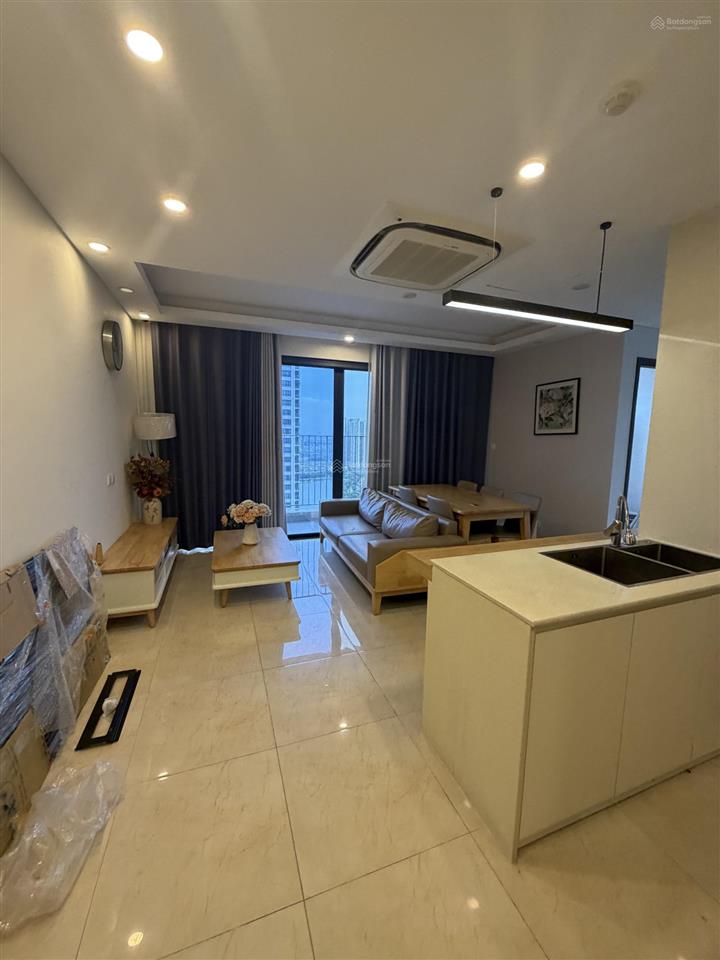 Bán căn góc 3pn vinhomes d capitale view hồ, full nội thất, giá 10.5 tỷ bao thuế phí