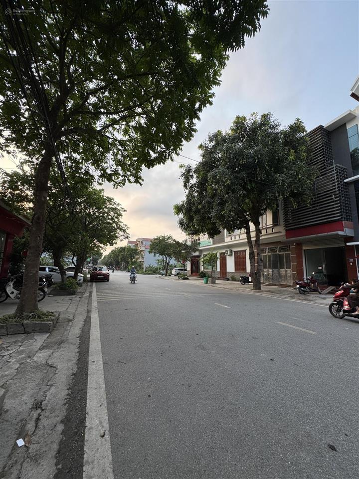 Bán nhà 1 tầng mặt đường bích đào chỉ với 5.x tỷ