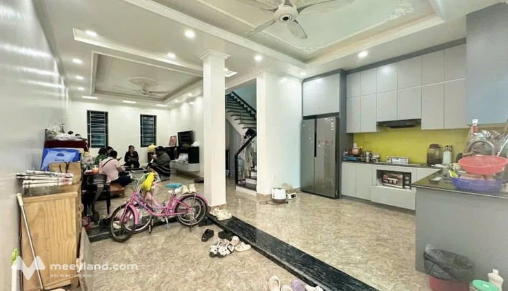 Cho thuê nhà tại 302 Văn Cao, Lê Chân, Hải Phòng, giá 10 triệu/tháng