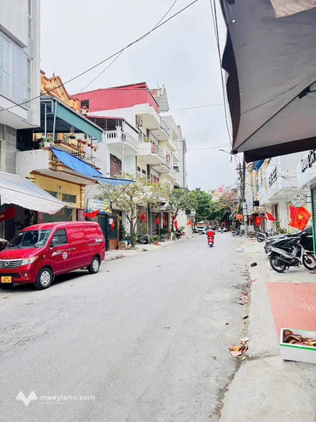 Chính chủ cần bán căn nhà 3 tầng mặt ngõ phố Nguyễn Chí Thanh, phường Tân Bình, thành phố Hải Dương