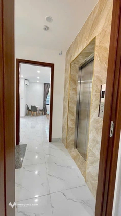Bán nhà Ngọc Lâm, 65m2, 6 tầng thang máy, 3 bước ra ô tô tránh, giá 12.5 tỷ