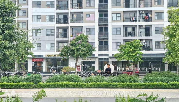Cần cho thuê shophouse 61m2 đã hoàn thiện mặt sảnh Vinhomes Grand Park, mặt tiền đẹp, giá tốt