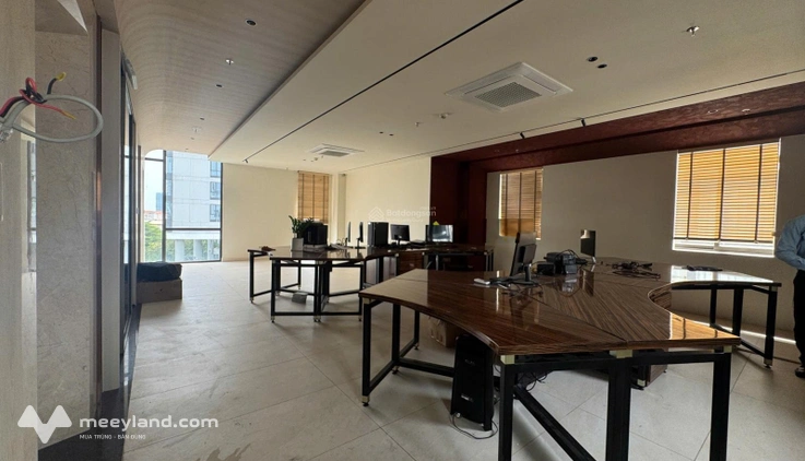 Cho thuê văn phòng DTSD 100m2 mặt tiền đường Bát Nàn 20m khu Đảo Kim Cương Q2 35tr/th