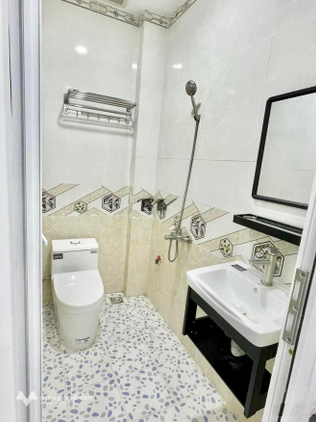 Phòng ban công, sau ĐH VHU, UEH, Mật Mã, KDC 13E Intresco, Nguyễn Văn Linh, Bình Chánh