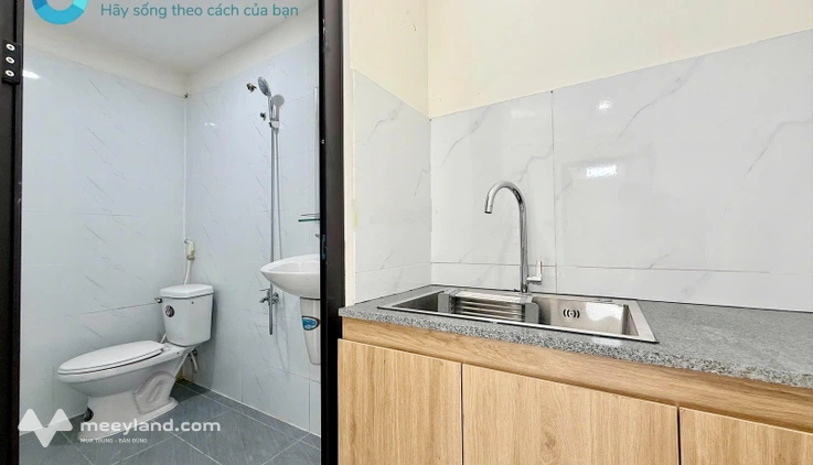Trọ ban công Lê Văn Khương mới xây sẵn máy lạnh gần Mega Market