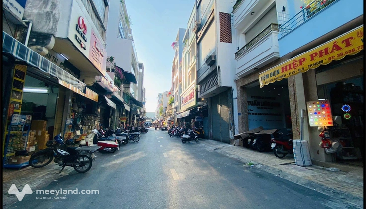 Nhà phố rẻ 4m x 13m, 1 trệt, 2 lầu Vũ Chí Hiếu, quận 5, Hồ Chí Minh