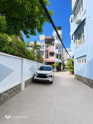 Đường Hoàng Hoa Thám - ô tô đậu cửa - 5 tầng 9 phòng ngủ khép kín, nội thất cơ bản, đang cho thuê full - chỉ 10,3 tỷ