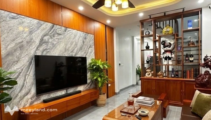 Nhà đẹp, Lê Trọng Tấn, 57m2, 5 tầng, mặt tiền 4,2m, 17,8 tỷ, ngõ nông thông, thang máy xịn