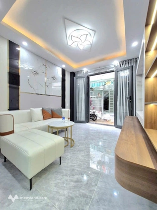 Nhà đường Âu Dương Lân, phường 3, ngang 5,6m hiếm, 2 phòng ngủ, dọn vào ở ngay