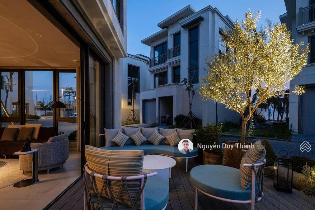Bán bt hi sea grand bay villas hạ long, 175m2, 3,5 tầng, mt20m, lô góc, dòng tiền 300tr/tháng.