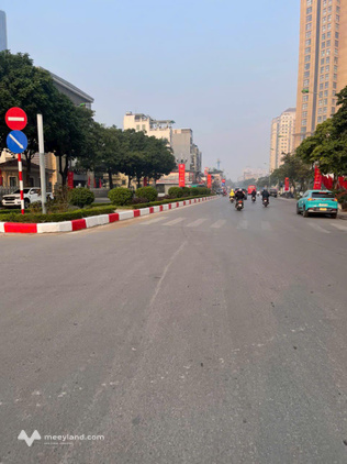 Bán nhà đất Nguyễn Hoàng Tôn, 130m², chỉ 25 tỷ