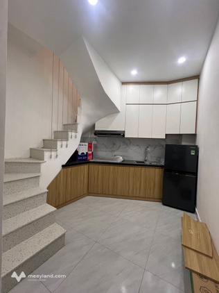 Bán nhà Hoàn Kiếm, 15m2 x 5 tầng, 3 phòng ngủ, 3wc khép kín, ngõ xe máy tránh, 40m ra đường ô tô tránh,