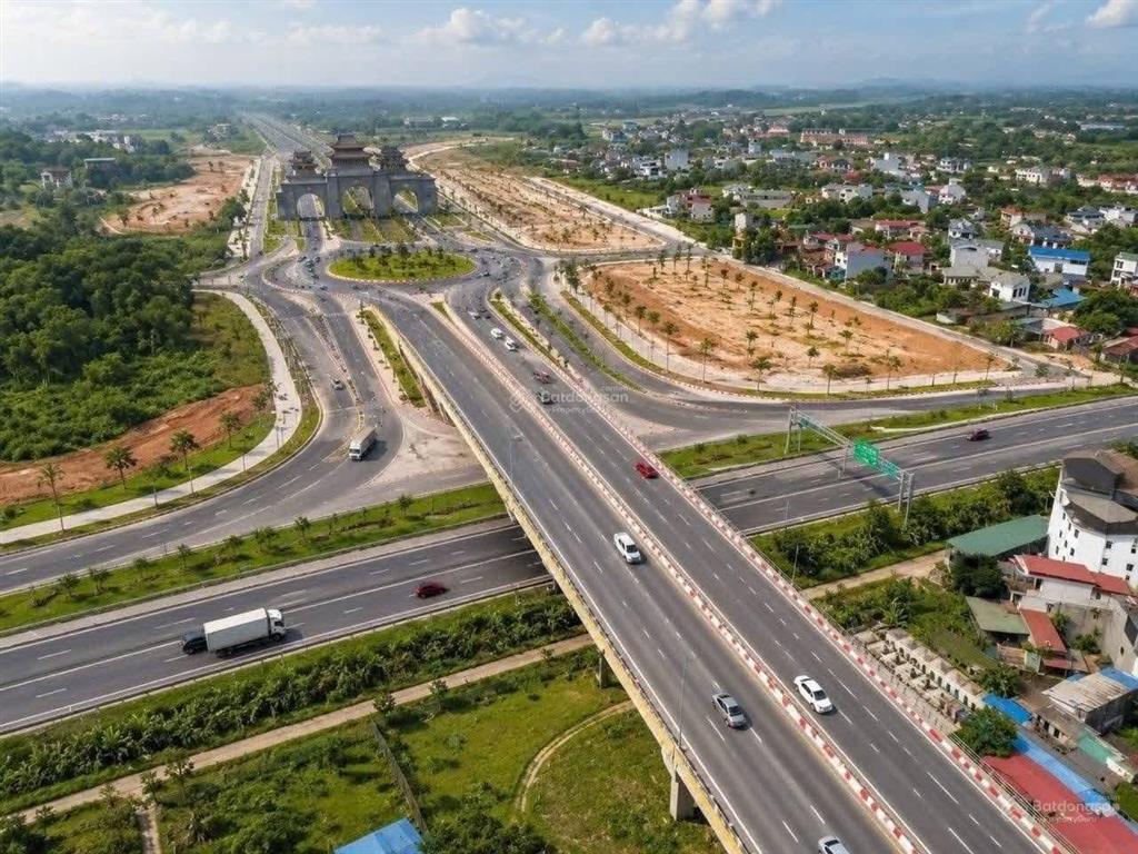 Đấu giá bắc sơn kéo dài tại cổng tam quan o366o1oiii