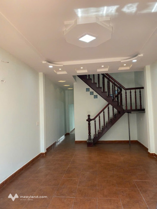 [KH068*] Nhà sát chợ Lạc Quang kinh doanh tốt, giá chỉ 7,6 tỷ