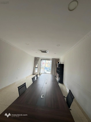 Cho thuê sàn văn phòng phố Tuệ Tĩnh: DT 50m2, thang máy, hầm để xe, ô tô đỗ cửa, giá 10 triệu