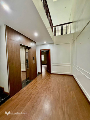 Chốt ngay nhà 5 tầng thang máy mặt tiền Ngô Quyền, Lào Cai, giá cực cháy