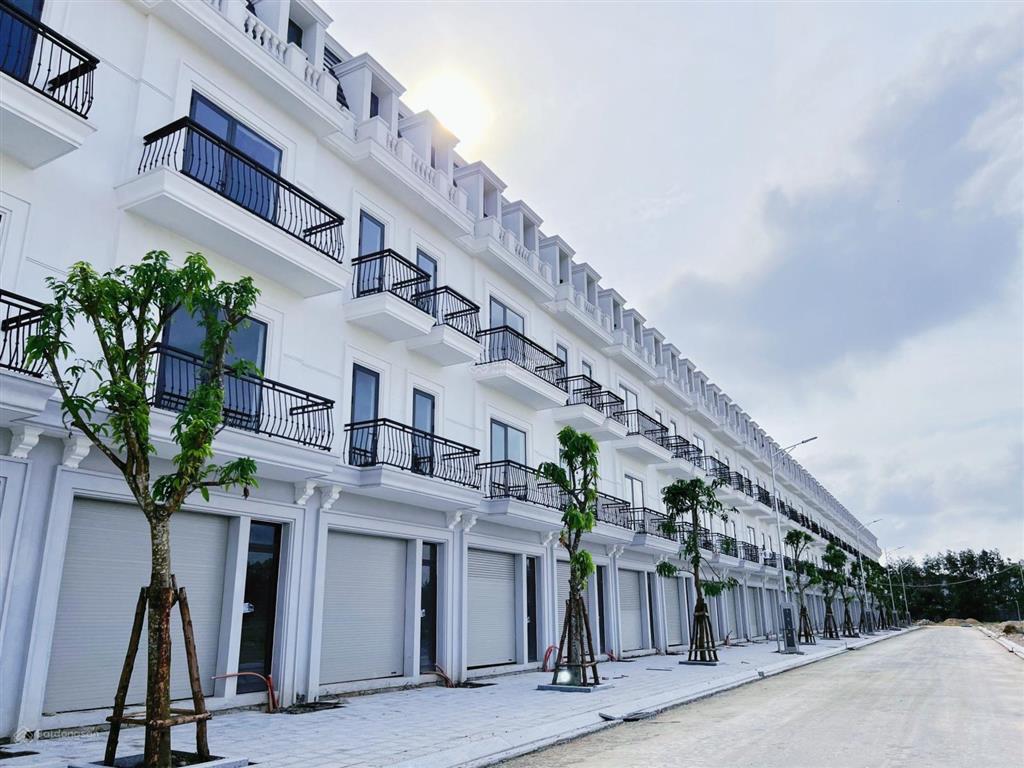 Chủ nhà cần bán căn nhà xây thô 3 tầng, 1 tum dự án csedp lotus (hồ sen). 0962 363 ***