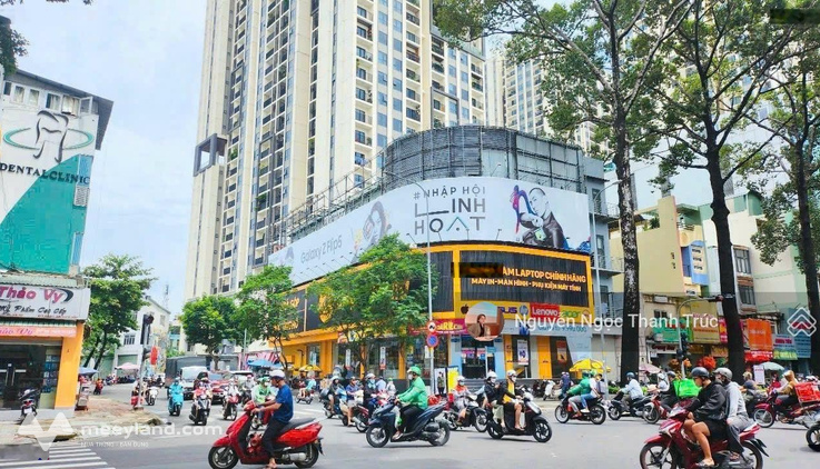 Cho thuê mặt bằng ngã tư lê duẩn hai bà trưng, quận 1 dt 25x20m trệt 2 lầu 300 triệu/tháng