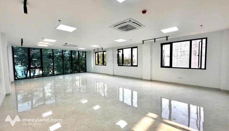 Cho thuê tòa nhà văn phòng 100 m2, giá 100 triệu/tháng tại 61, Cổ Linh, Long Biên, Hà Nội
