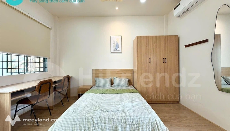 Phòng studio cửa sổ đầy đủ nội thất trung tâm Phú Nhuận hạt dẻ