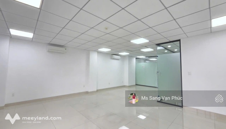 Cho thuê văn phòng 100m2 - Vạn Phúc. Sàn ngăn 2 phòng, máy lạnh, thang máy, hầm xe. Giá chỉ 14tr