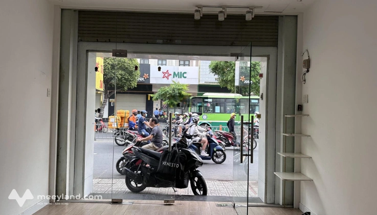 MB mới đẹp đối diện Cityland, có WC - zalo 0938421238