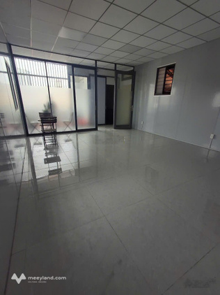 Cho thuê văn phòng tại Khu đô thị Him Lam Kênh Tẻ, 12 triệu, 40 m2, giá siêu hời!
