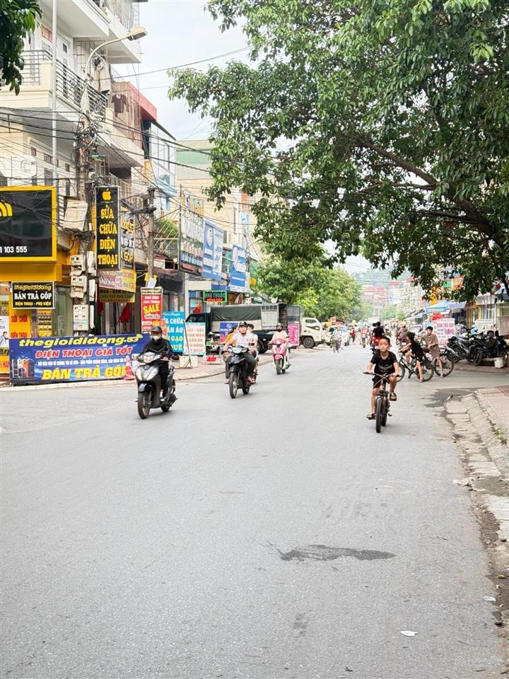 Bán đất tặng nhà mặt chợ lãm làng kcn quế võ 1, bắc ninh