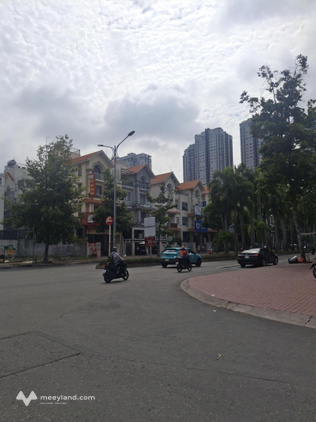 Cho thuê tòa nhà văn phòng 200tr/th đã bao thuế tại KĐT Him Lam, P. Tân Hưng