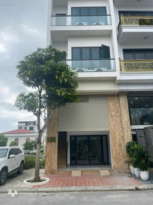 Cho thuê sàn trống mới tinh khu Đại Phúc phù hợp làm văn phòng, kho. Giá chỉ 10tr/tháng