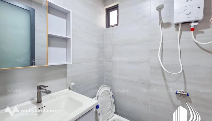 Studio cửa sổ mới 100% 4tr5 full nội thất máy giặt riêng, tủ lạnh, đại học Tôn Đức Thắng, Mở (OU)